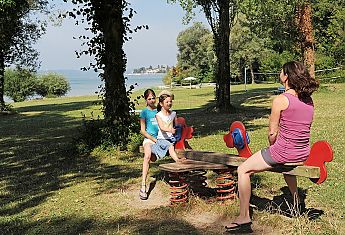 spielen Kinder Wippe Bodensee Eltern